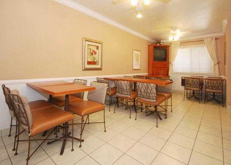 Comfort Inn San Diego Airport At The Harbor Ristorante foto